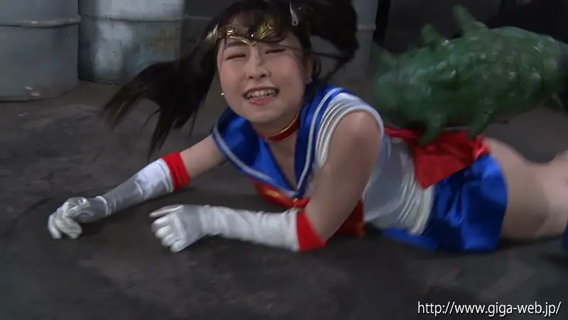 魔獣化したアクアスとフレイアに襲われ苦戦するセーラーディオーレ