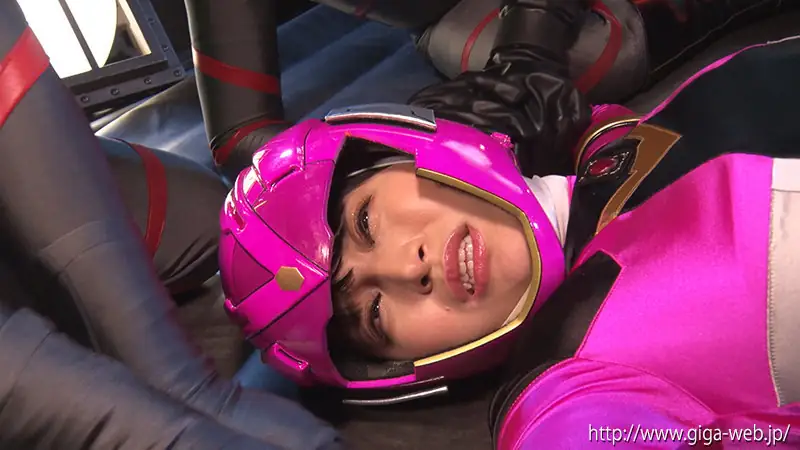 三魔将ガルフォーザーの愛撫により絶頂に達したためマスクの変身が解除されるピンクアース