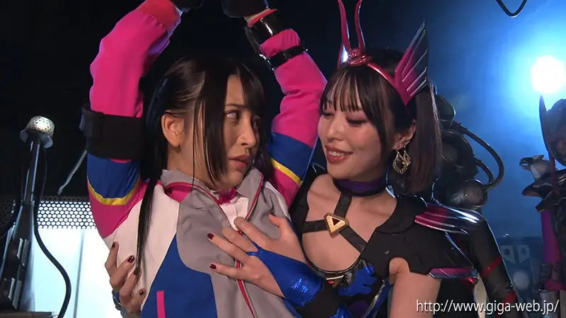 ジーデスの三魔将ラージュラに胸を弄られる仁科おとは