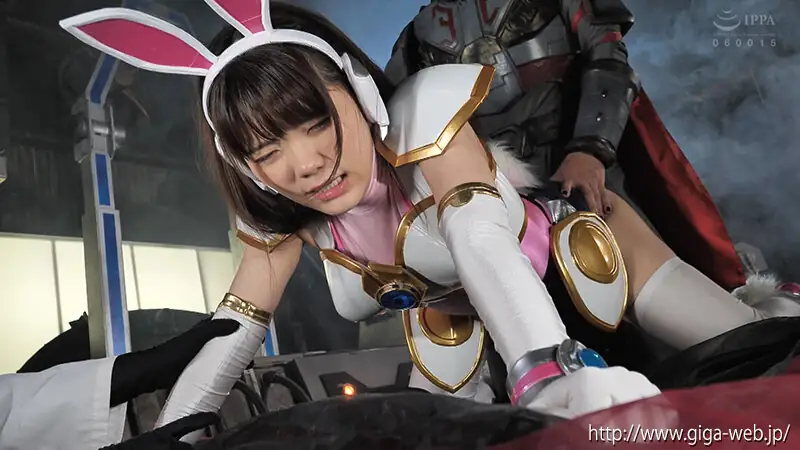 サド将軍に後背位で凌辱されるホワイトバニー