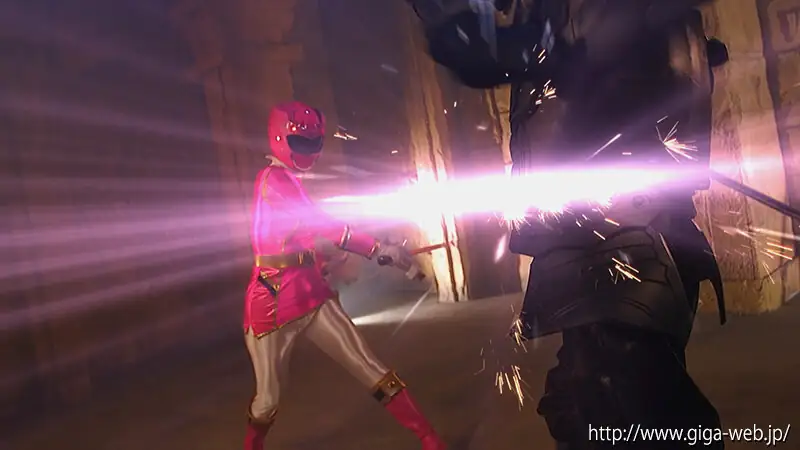 サーベルでシャドーモンスターを圧倒するプリズムピンク