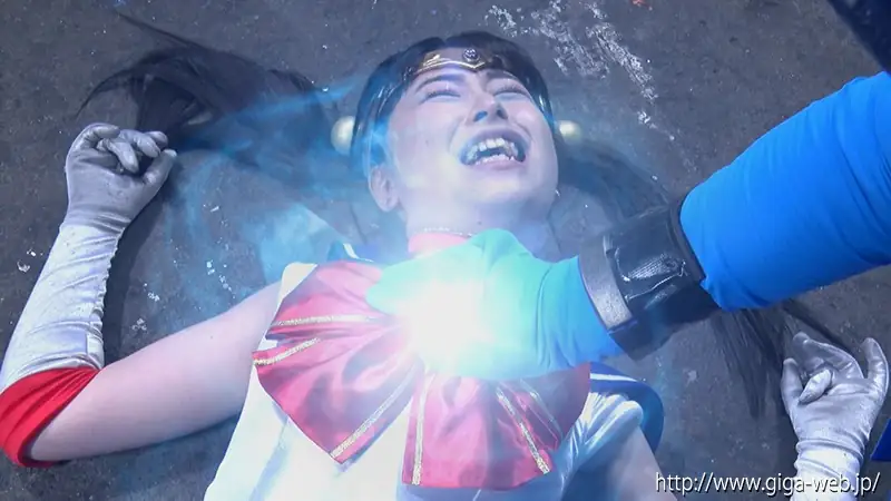 アクアスにブローチを凍らされるセーラーディオーレ