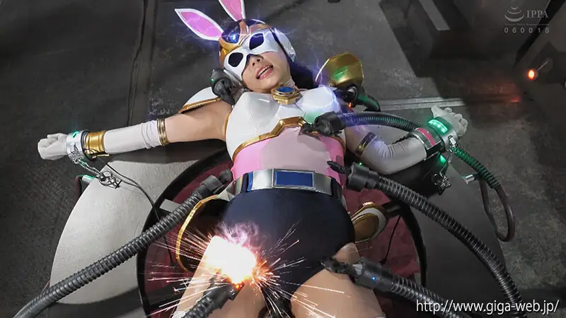 マシナリー帝国に電気を流されるホワイトバニー